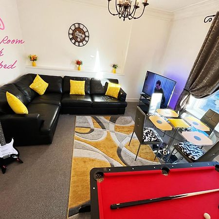 2 Bedrooms Entire Apartment Self Check In Kelty Екстериор снимка