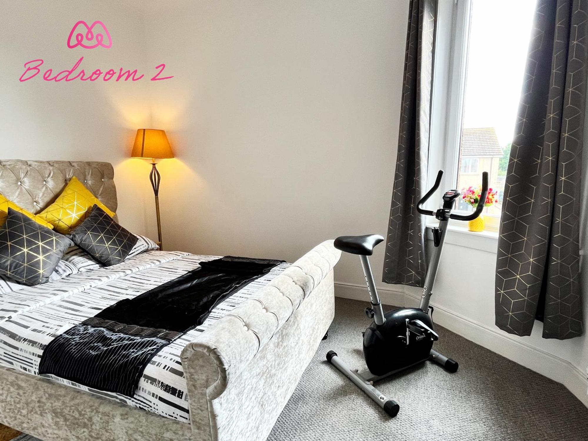 2 Bedrooms Entire Apartment Self Check In Kelty Екстериор снимка