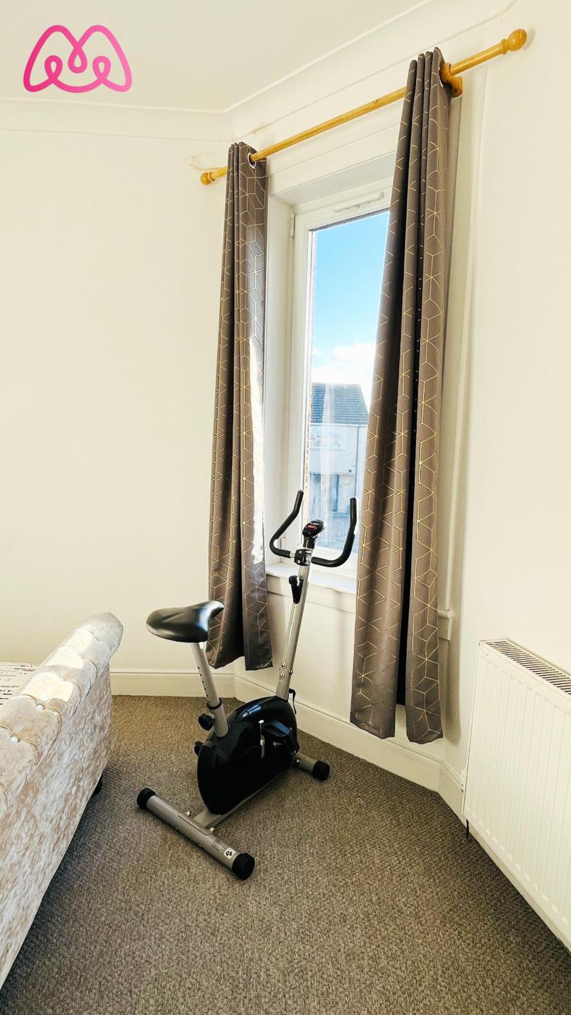 2 Bedrooms Entire Apartment Self Check In Kelty Екстериор снимка
